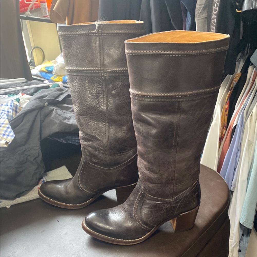 Elegant Brown Leather Women's Boots